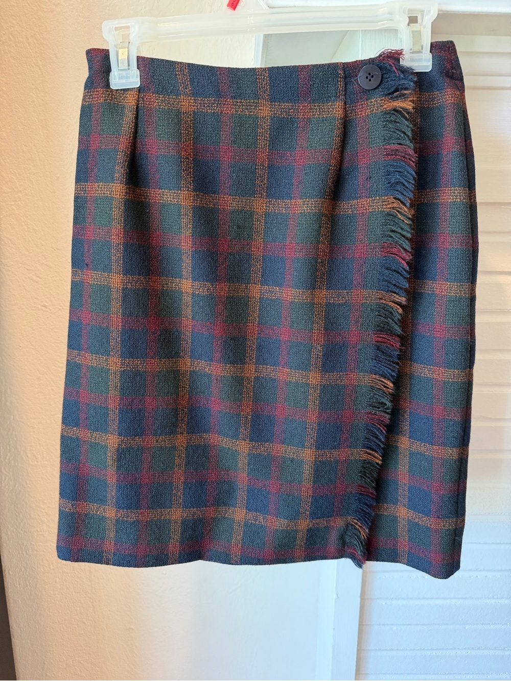 Vintage Land’s End 100% Wool Plaid Wrap Fringe Skirt USA Size 8